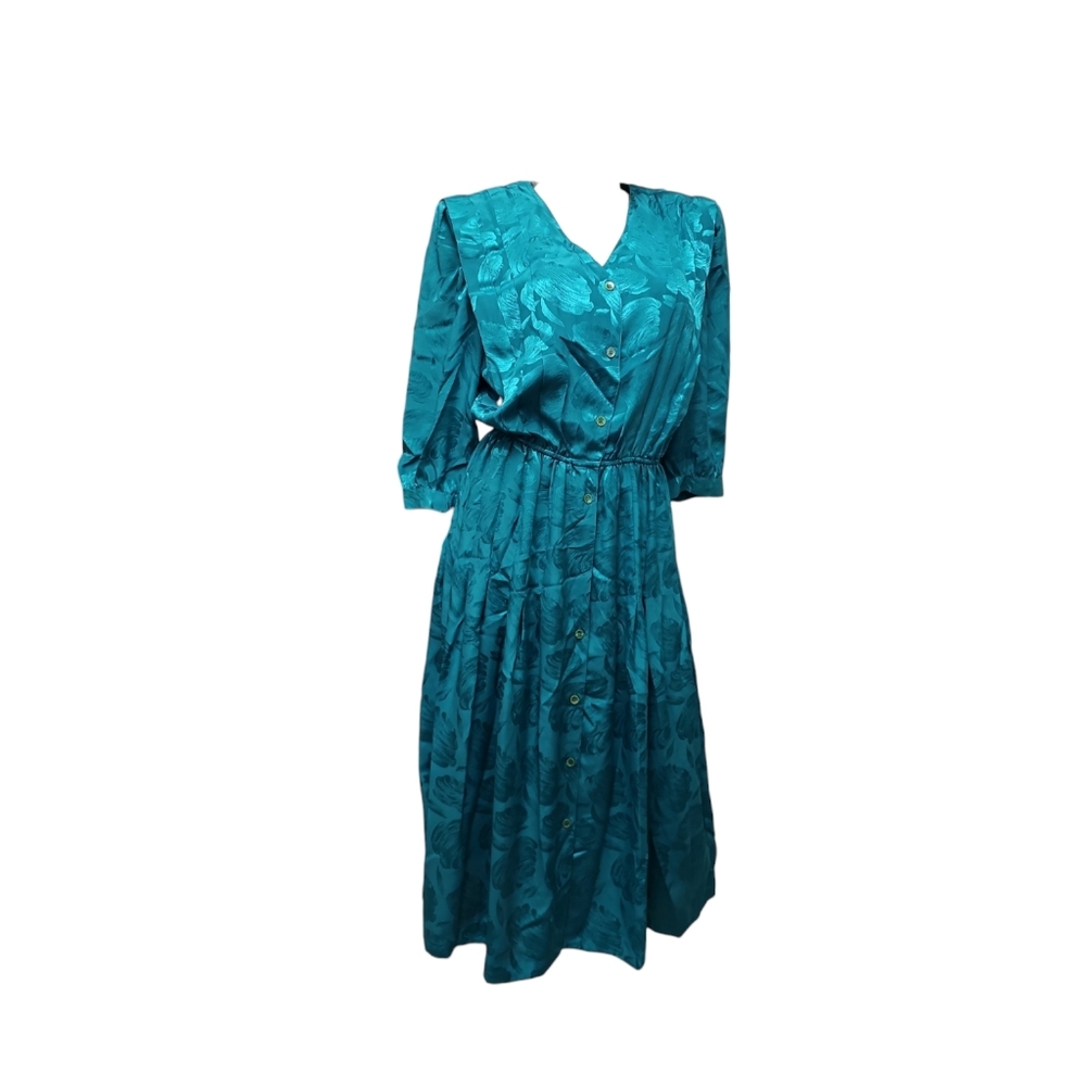 Flattering Ladies retro dress